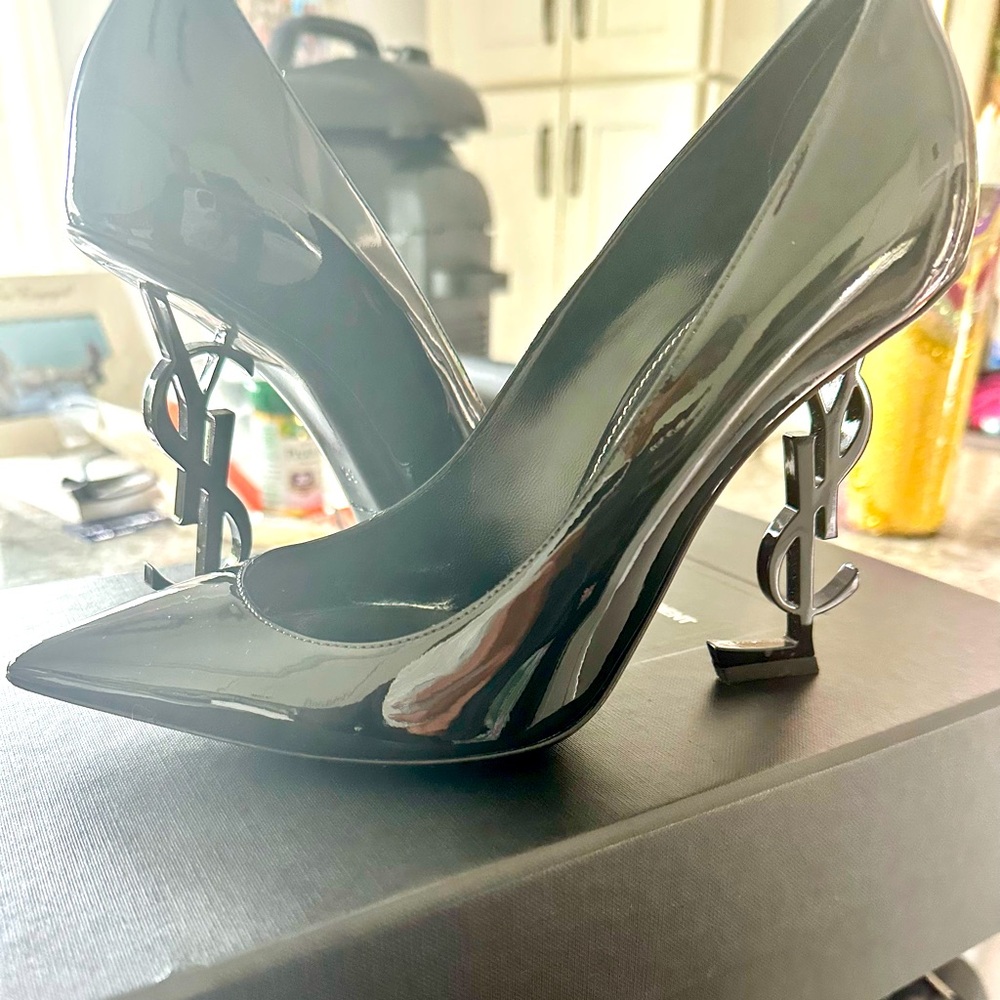 Yves Saint Laurent Black Patent Heels